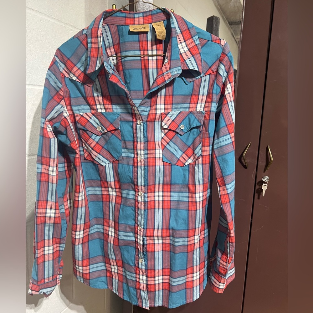 Women’s wrangler pearl snap